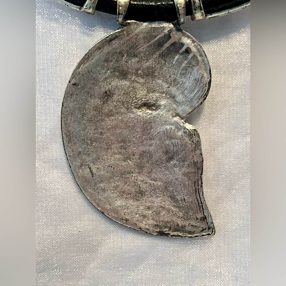 Vintage Silvertone Shell Necklace - Picture 5 of 7